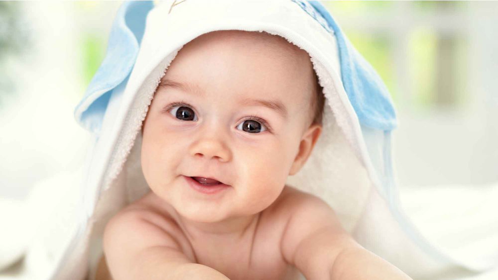 Faut-il décalotter bébé ?